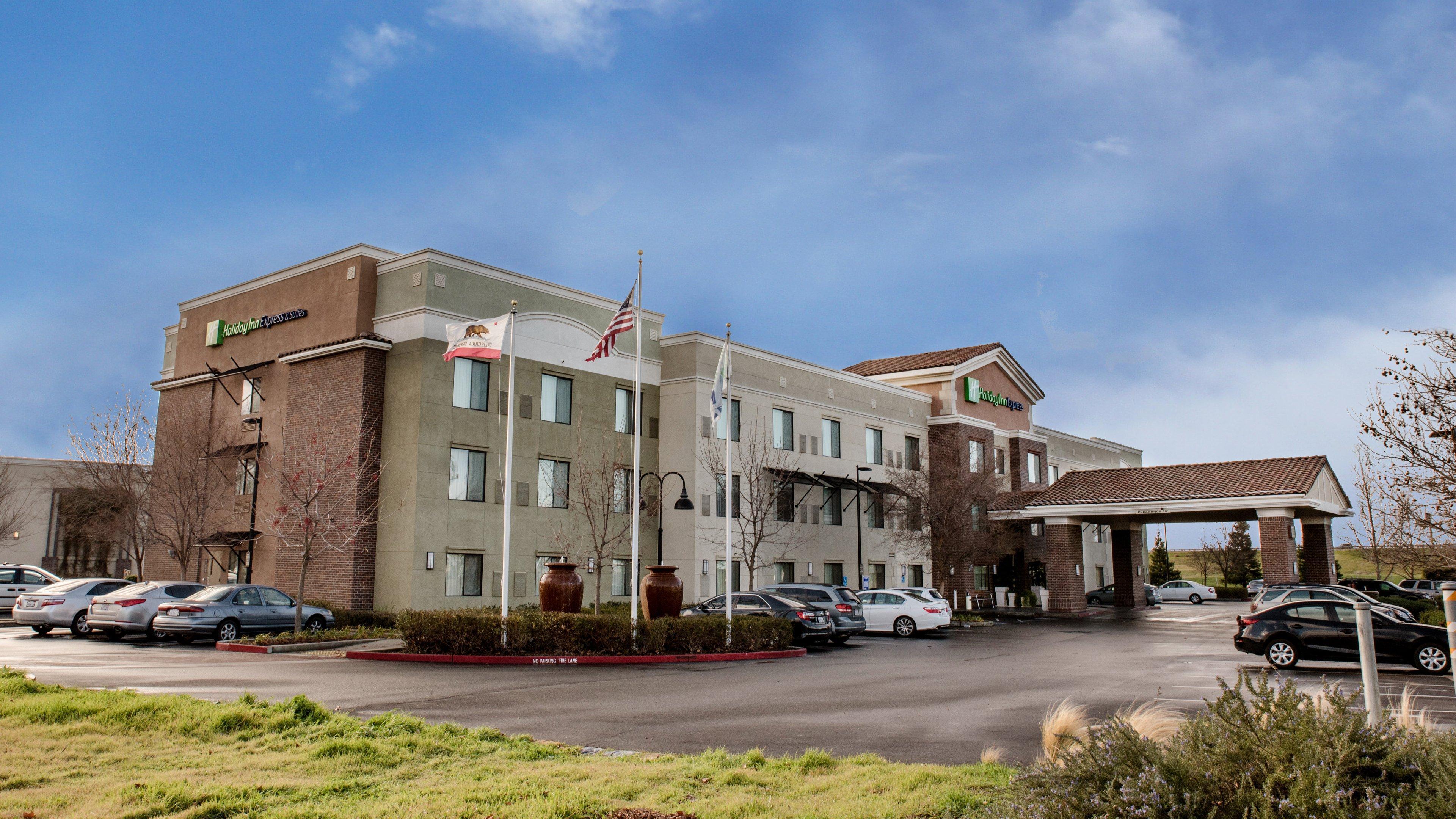 Holiday Inn Express Hotel & Suites Lincoln-Roseville Area, An Ihg Hotel Экстерьер фото