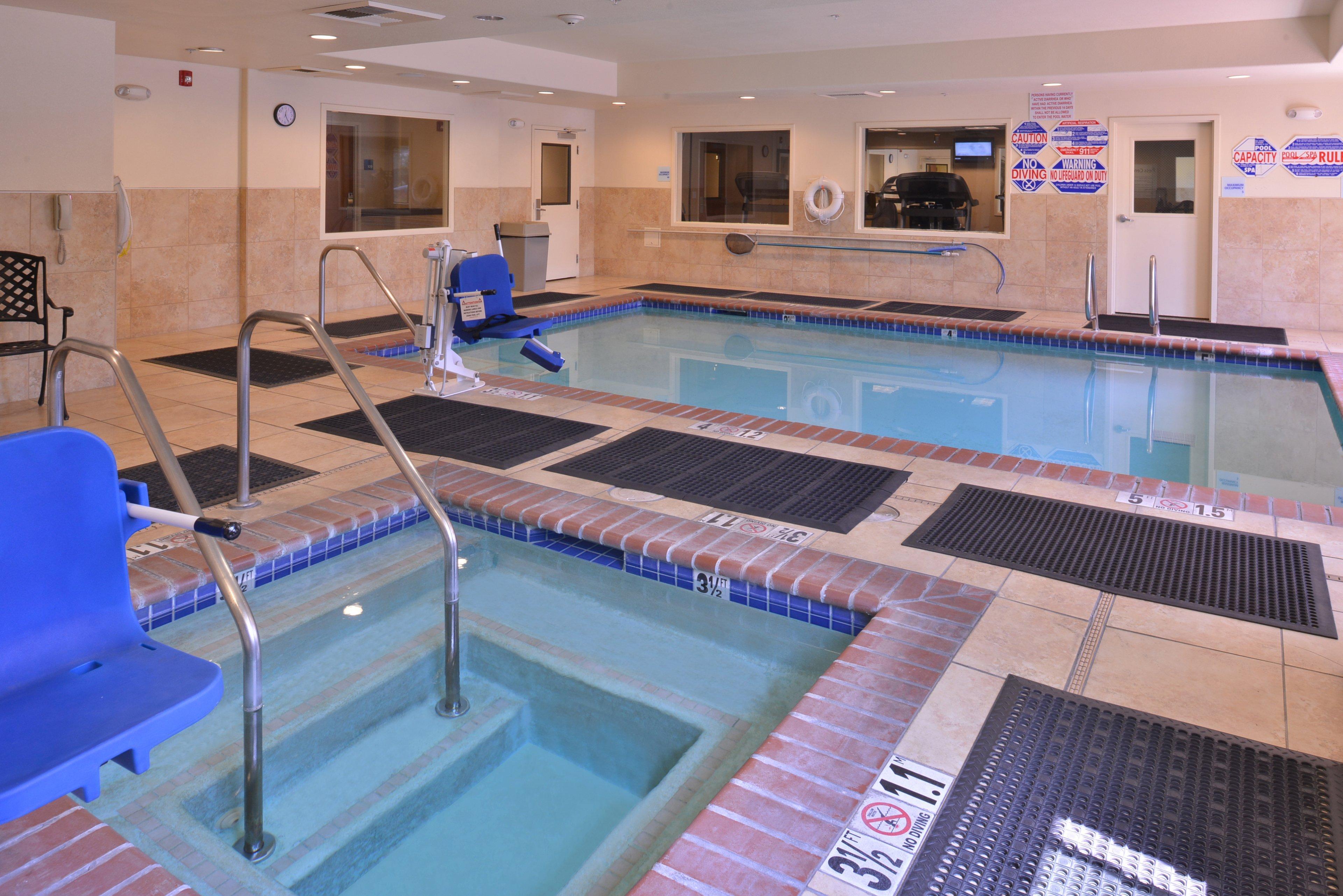 Holiday Inn Express Hotel & Suites Lincoln-Roseville Area, An Ihg Hotel Экстерьер фото