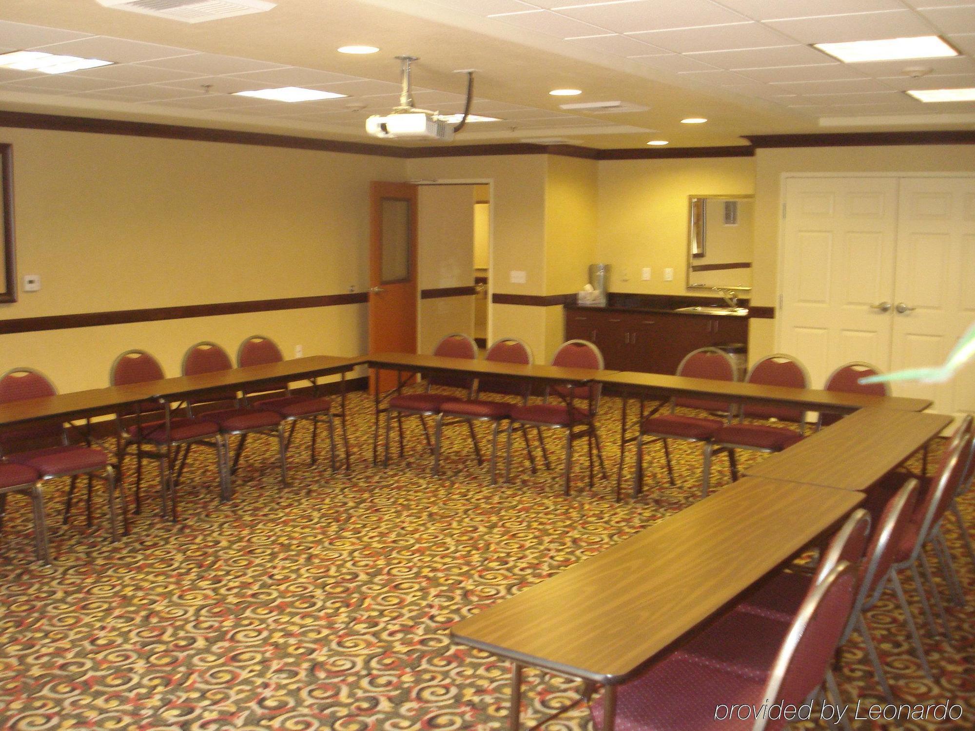 Holiday Inn Express Hotel & Suites Lincoln-Roseville Area, An Ihg Hotel Экстерьер фото