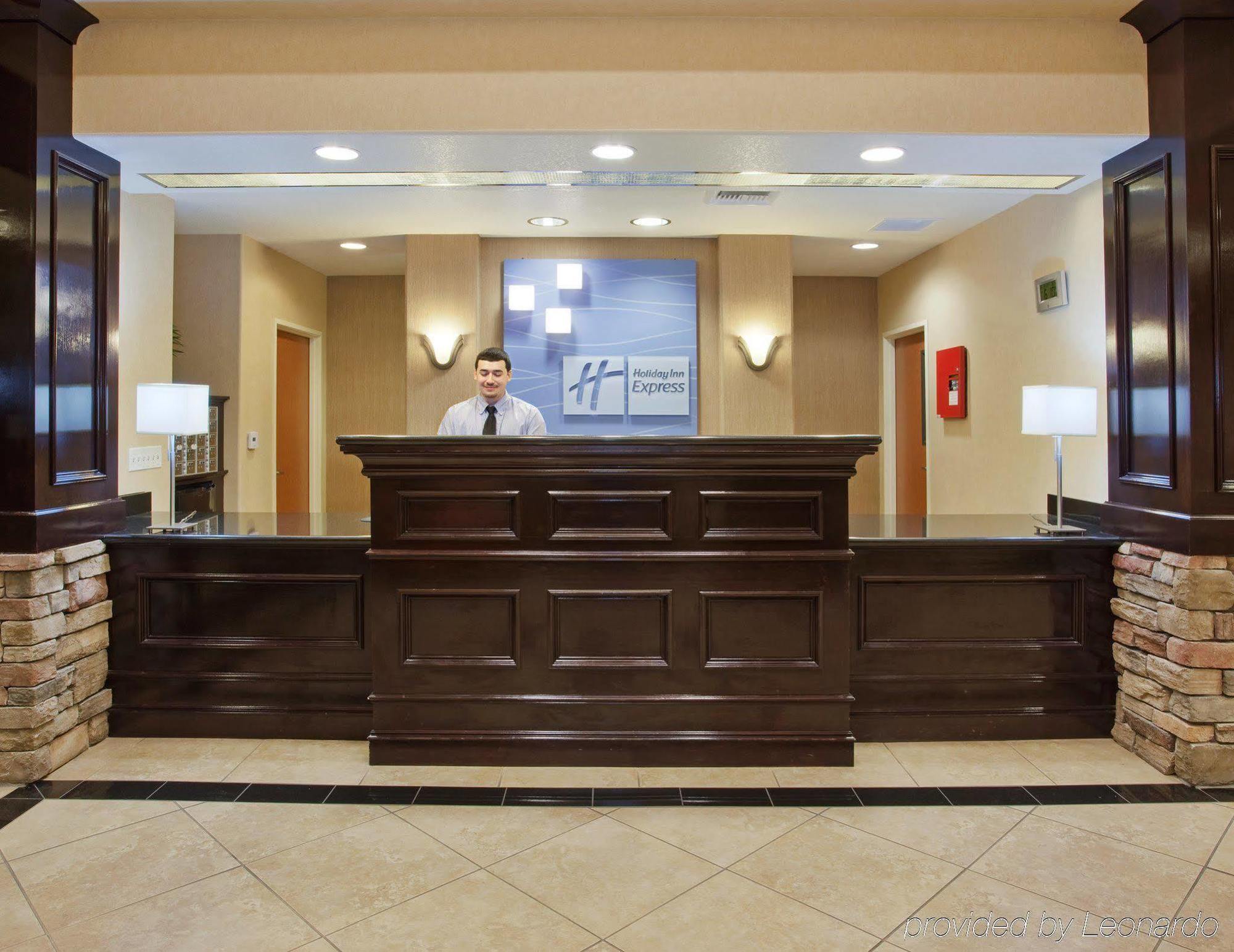 Holiday Inn Express Hotel & Suites Lincoln-Roseville Area, An Ihg Hotel Экстерьер фото