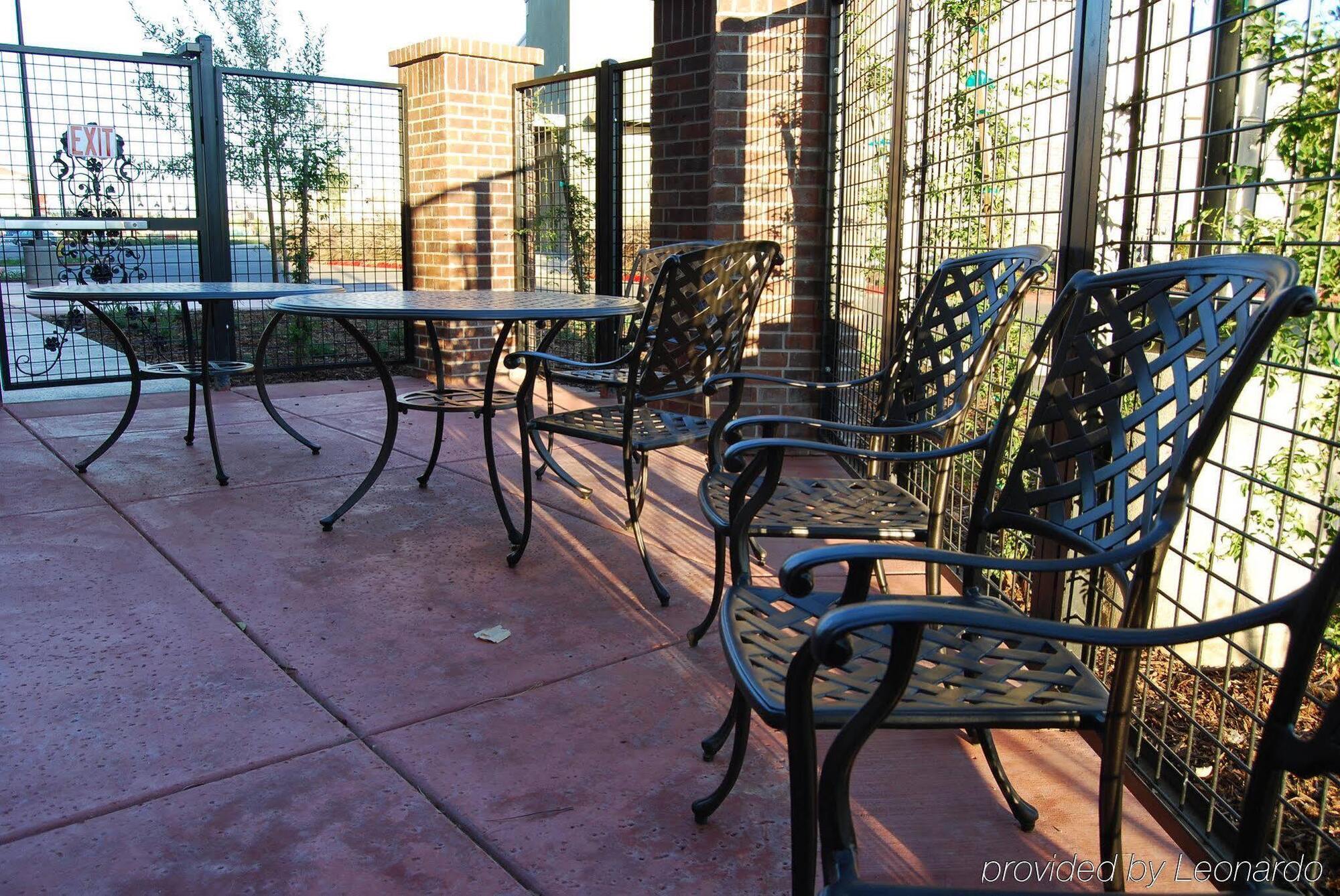 Holiday Inn Express Hotel & Suites Lincoln-Roseville Area, An Ihg Hotel Экстерьер фото