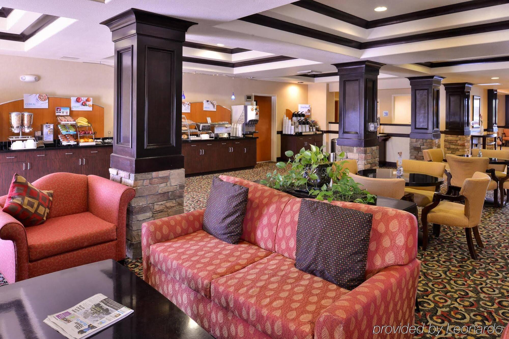Holiday Inn Express Hotel & Suites Lincoln-Roseville Area, An Ihg Hotel Экстерьер фото